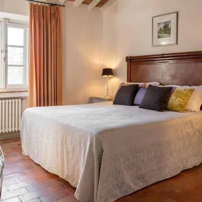 Leccio | Elegant Tuscan Villa for 14 with AC and Pool