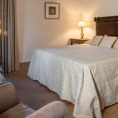 Leccio | Elegant Tuscan Villa for 14 with AC and Pool