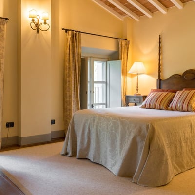 Piaggia: Luxury Villa with Heated Pool near Pisa