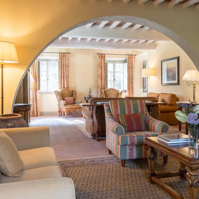 Piaggia: Luxury Villa with Heated Pool near Pisa