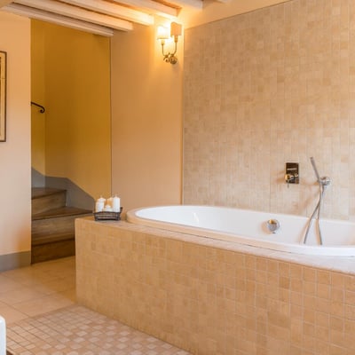 Piaggia: Luxury Villa with Heated Pool near Pisa