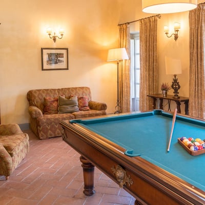 Piaggia: Luxury Villa with Heated Pool near Pisa