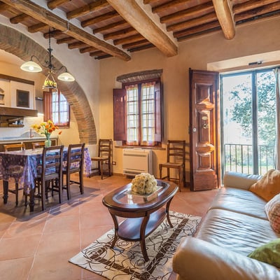 Verdino | Family apartment in a historic villa with shared pool