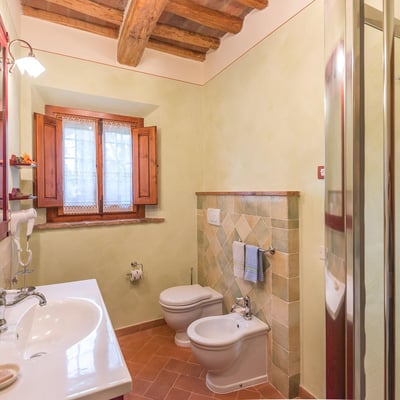 Verdino | Family apartment in a historic villa with shared pool