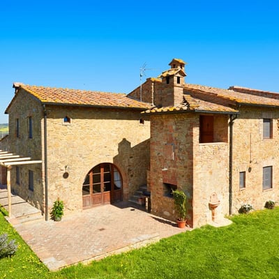 Villa Amorosa | Tuscan Villa for 12 with fenced pool and tennis court