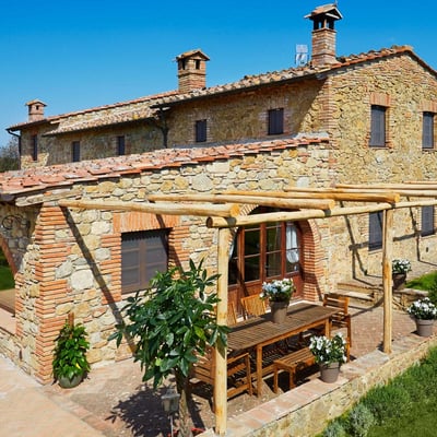 Villa Amorosa | Tuscan Villa for 12 with fenced pool and tennis court