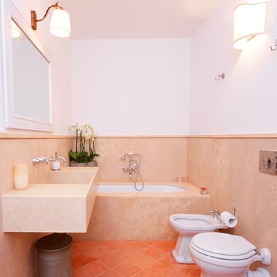 Villa Amorosa | Tuscan Villa for 12 with fenced pool and tennis court