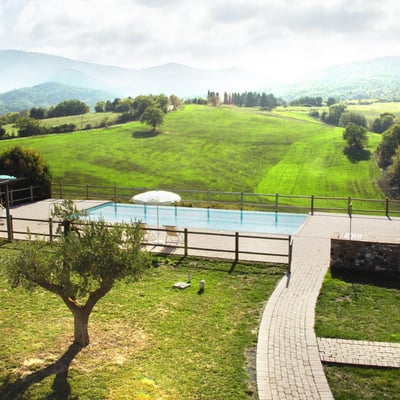 Poggetto | Tuscan villa and pool for 16 near the Coast