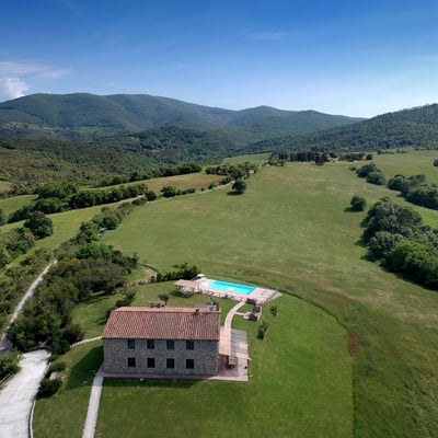 Poggetto | Tuscan villa and pool for 16 near the Coast