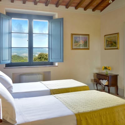 Poggetto | Tuscan villa and pool for 16 near the Coast