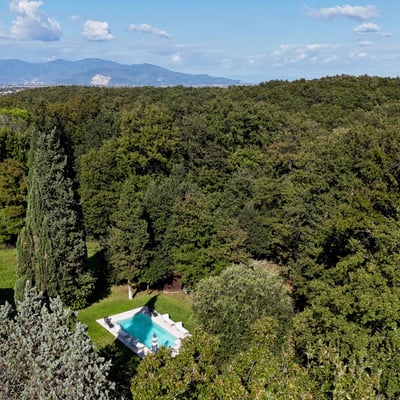 The Tuscan apennines and apuan alps in the distance