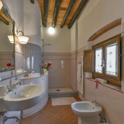 Panfilo | A modern Tuscan villa and pool for 14