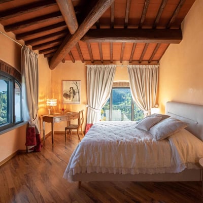 Panfilo | A modern Tuscan villa and pool for 14