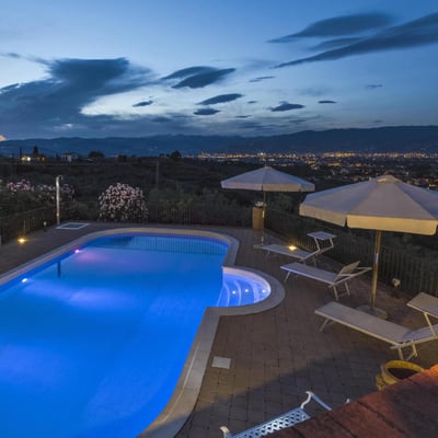 Panfilo | A modern Tuscan villa and pool for 14