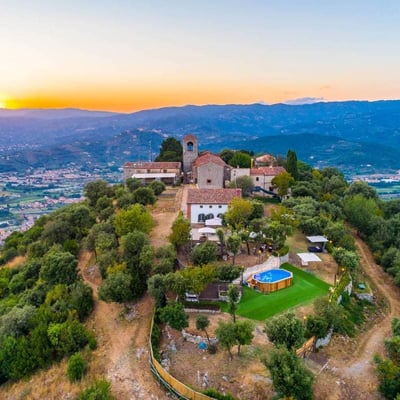 Alta | Striking villa in a Tuscan hilltop castle