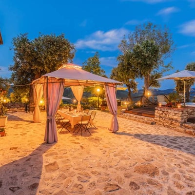 Alta | Striking villa in a Tuscan hilltop castle