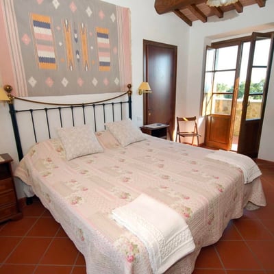 Castelonchio | Villa for 6 with Private Pool on Lake Trasimeno