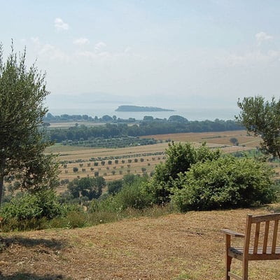 Castelonchio | Villa for 6 with Private Pool on Lake Trasimeno