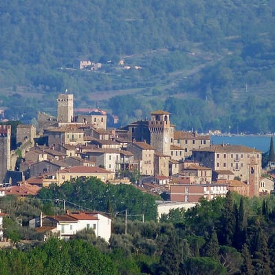 Castelonchio | Villa for 6 with Private Pool on Lake Trasimeno