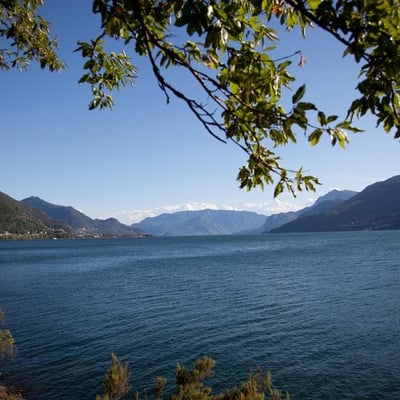 Archimede | Modernist villa with Pool and Jacuzzi on Lake Como