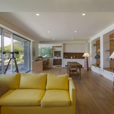 Ispirata | Modernist villa with a private beach on Lake Maggiore