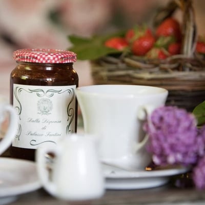 Torretta | Villa and Pool by village in Emilia-Romagna