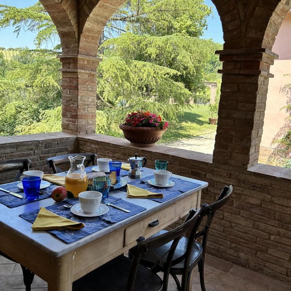 Al fresco dining under the portico