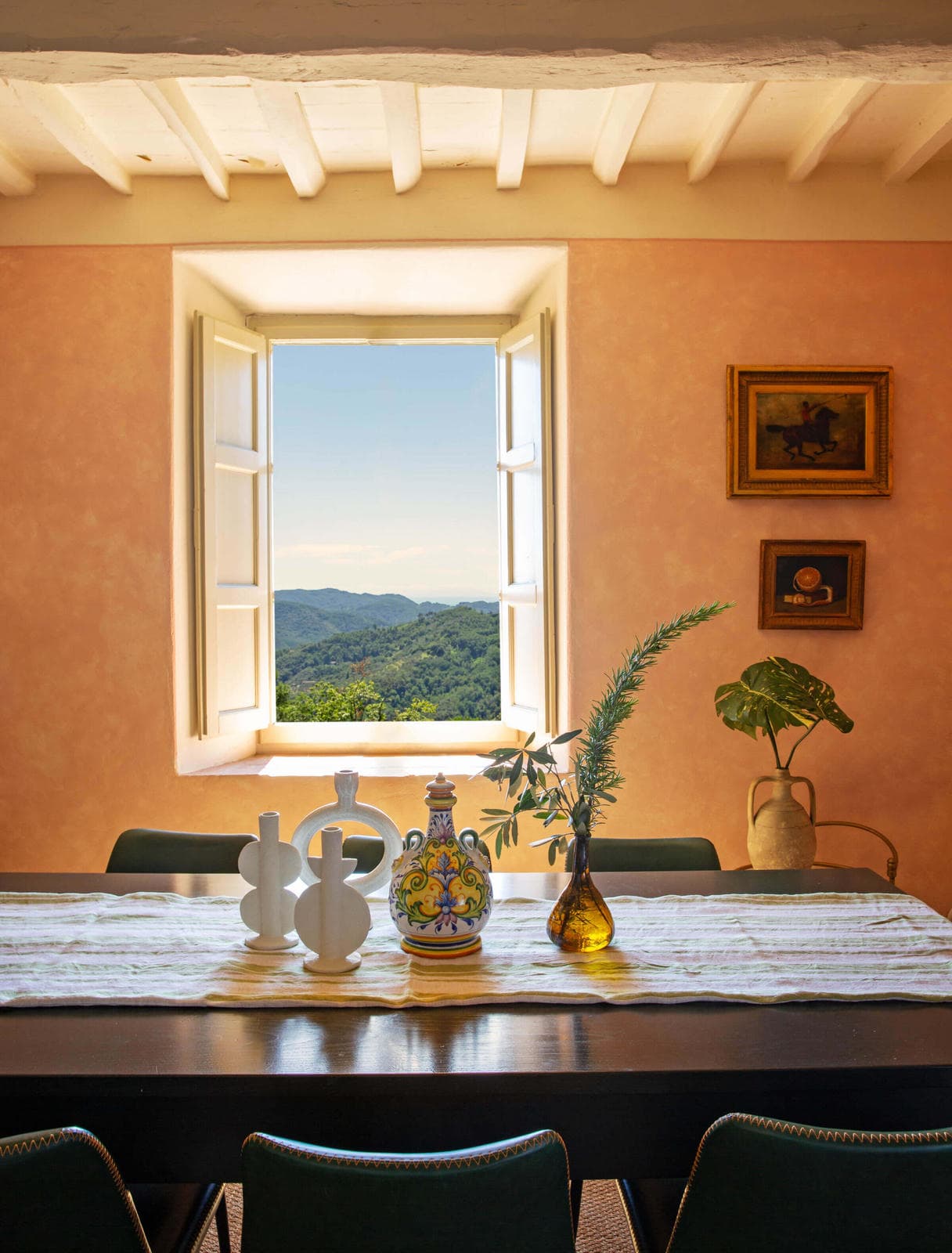 Villas in Italy for Ten to Twelve