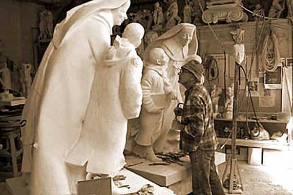 pietrasanta-sculptor
