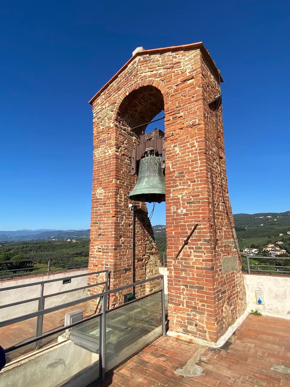 bell-in-tower-vinci