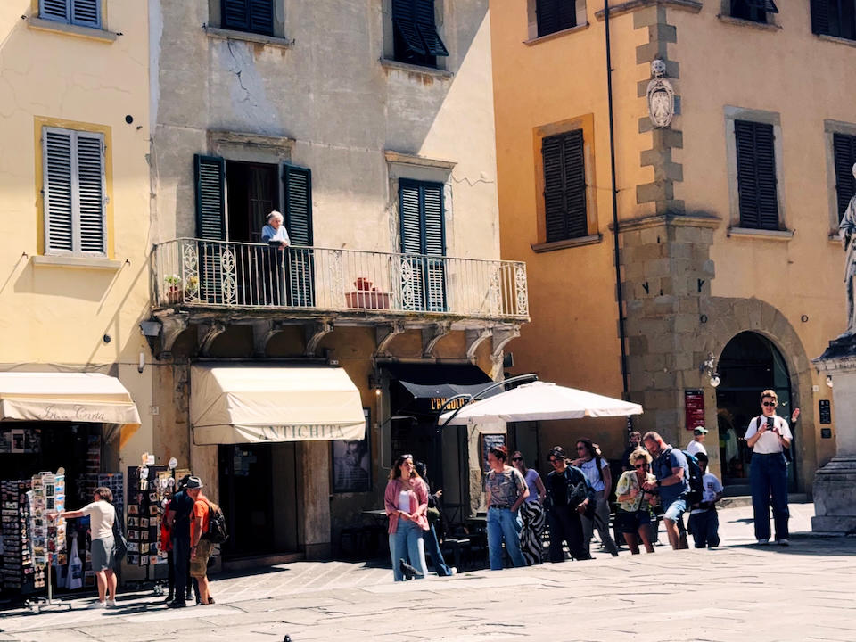 Arezzo-street-scene