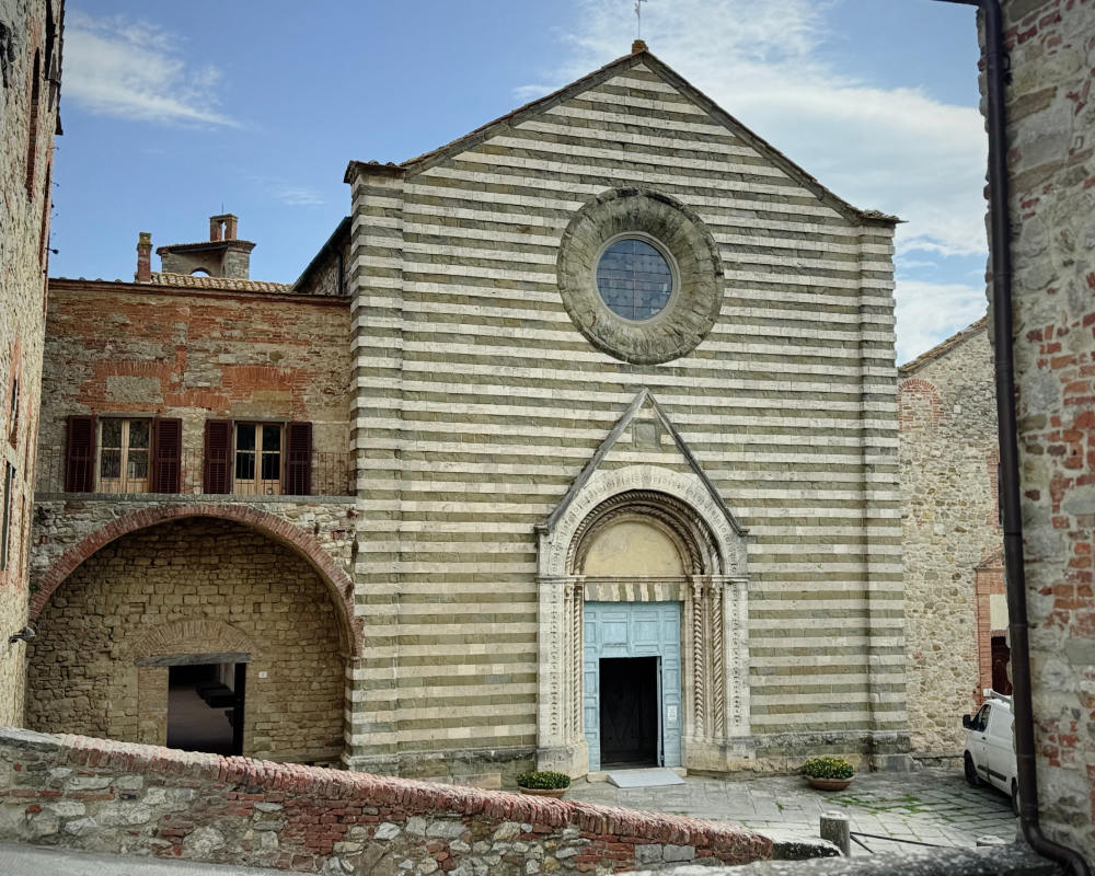 The Elliptical village of Lucignano