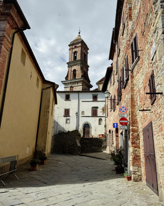 lucignano-street