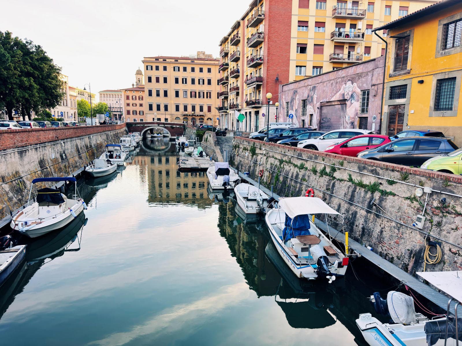 livorno-canals-boats