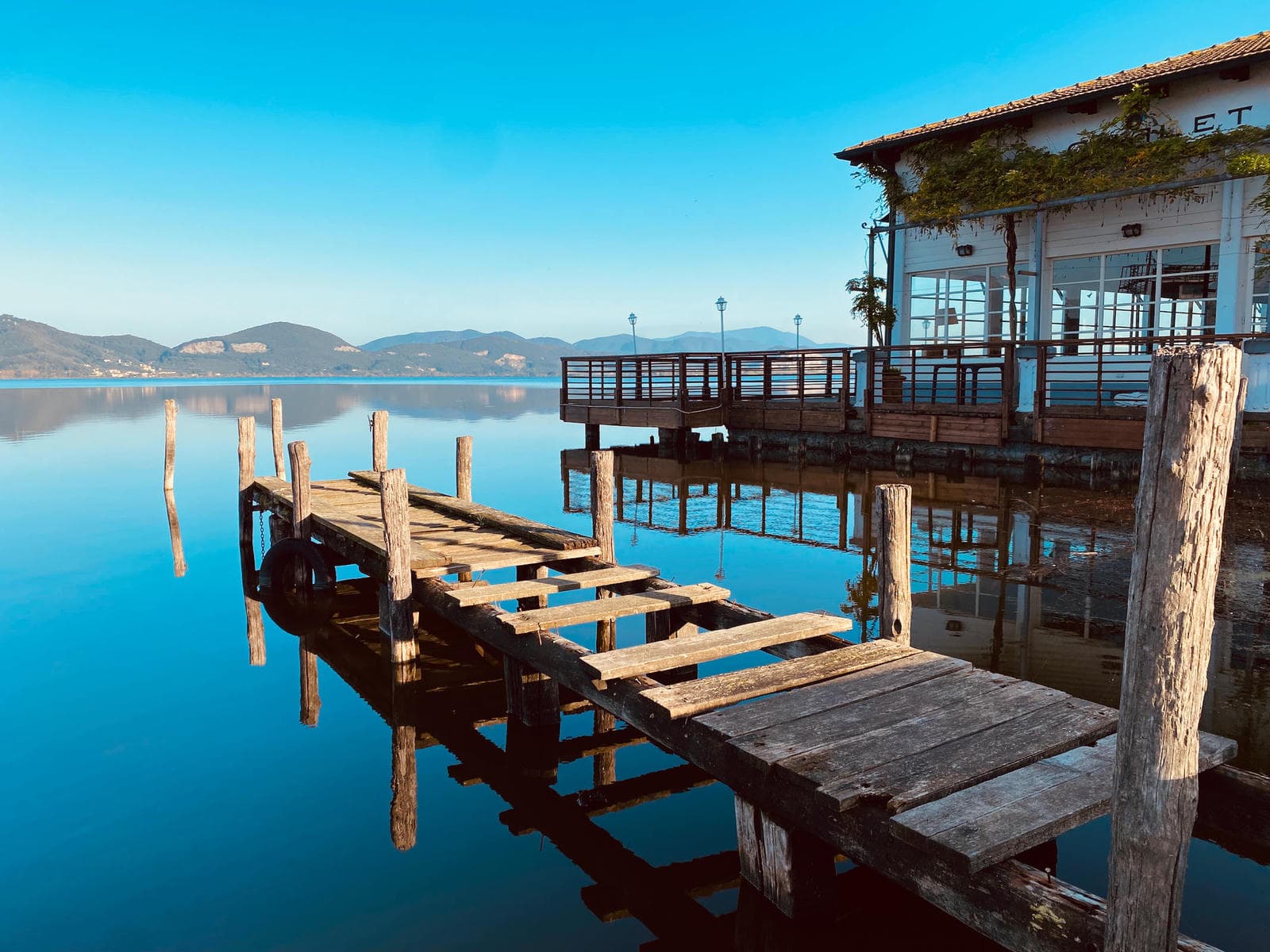 jetty-and-chalet-emilio