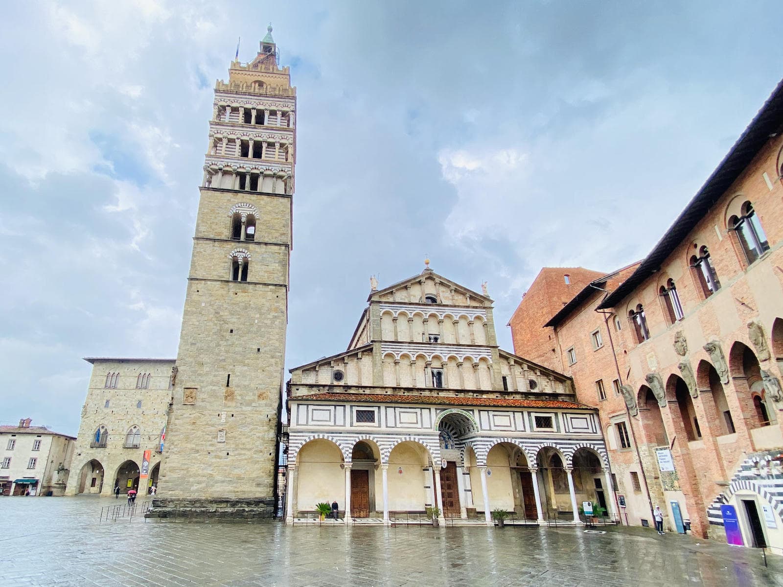 pistoia-piazza-duomo