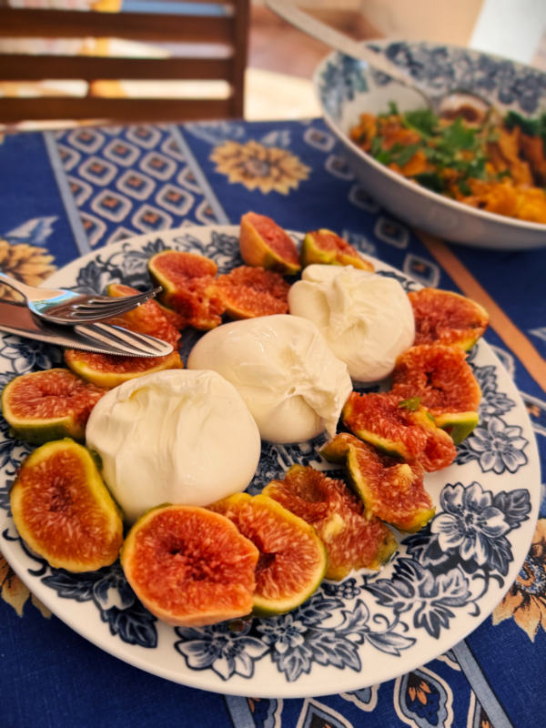 villa-di-mezzo-fichi-burrata
